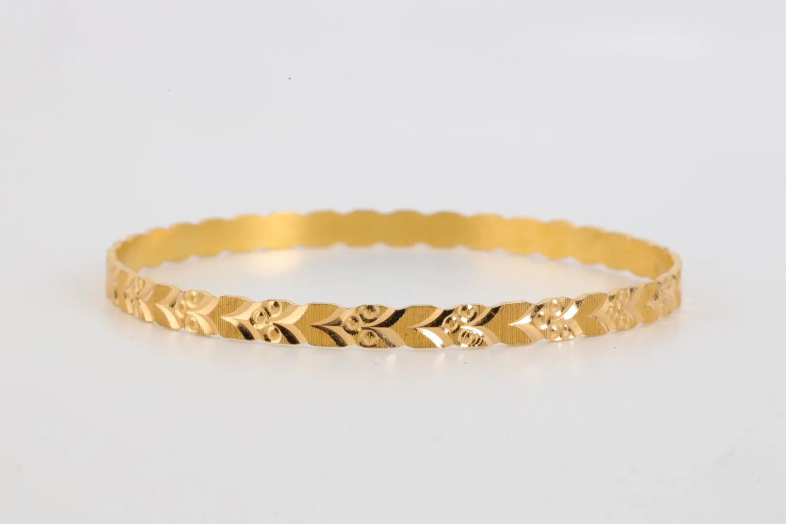 21k Yellow Gold Bangle Bracelet (11.28g.)