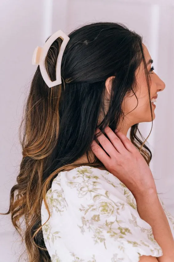 Almond Beige Open Hair Clip