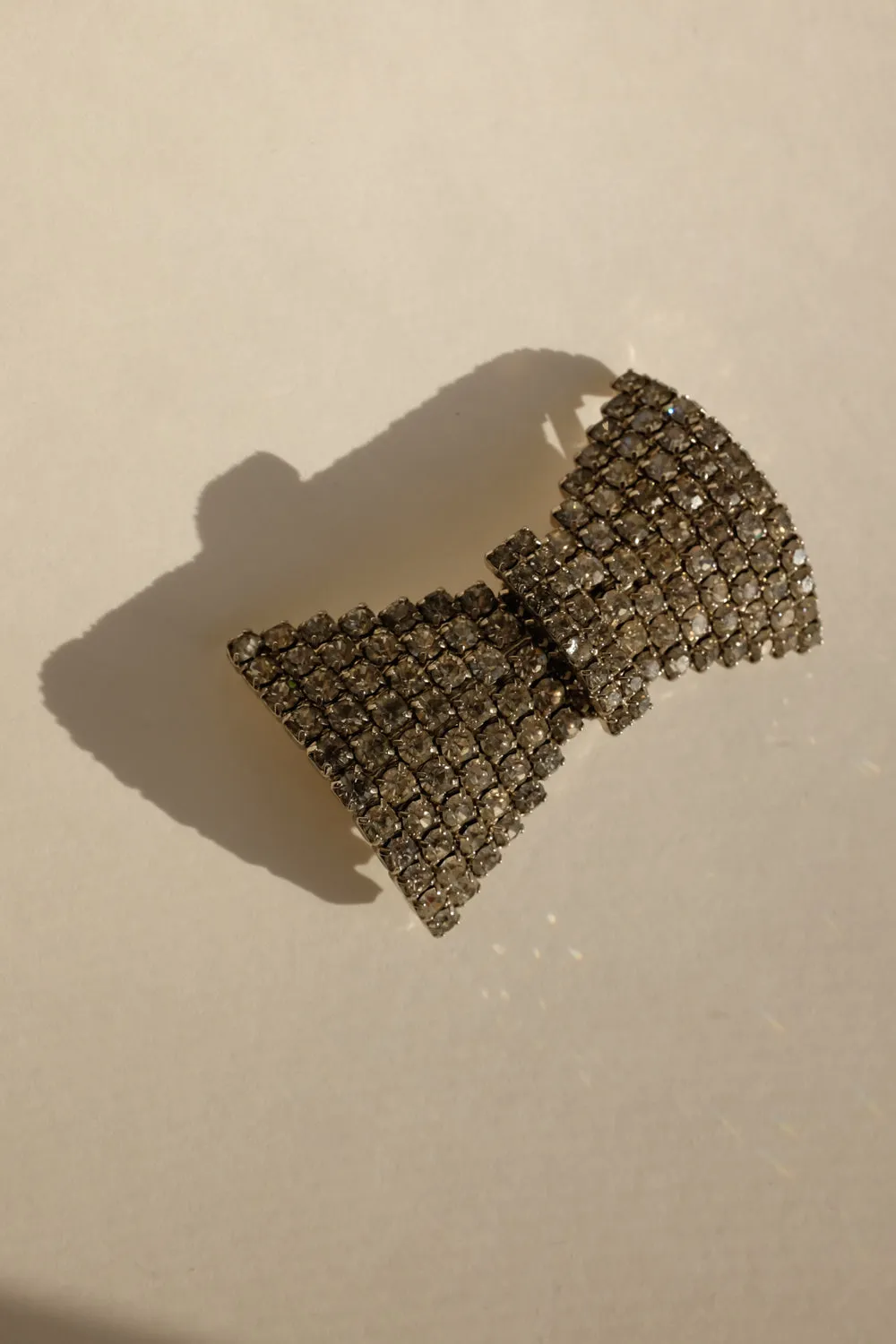 BOW TIE VINTAGE BROOCH