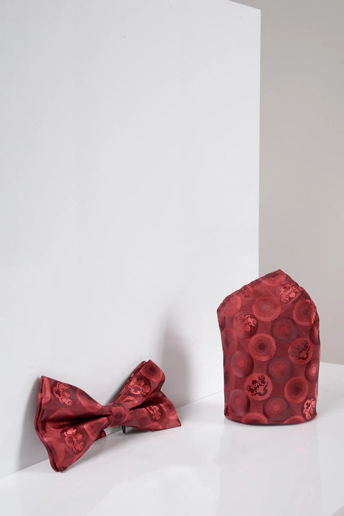 BUBBLES - Wine Bubble Circle Print Bow Tie and Pocket Square Set