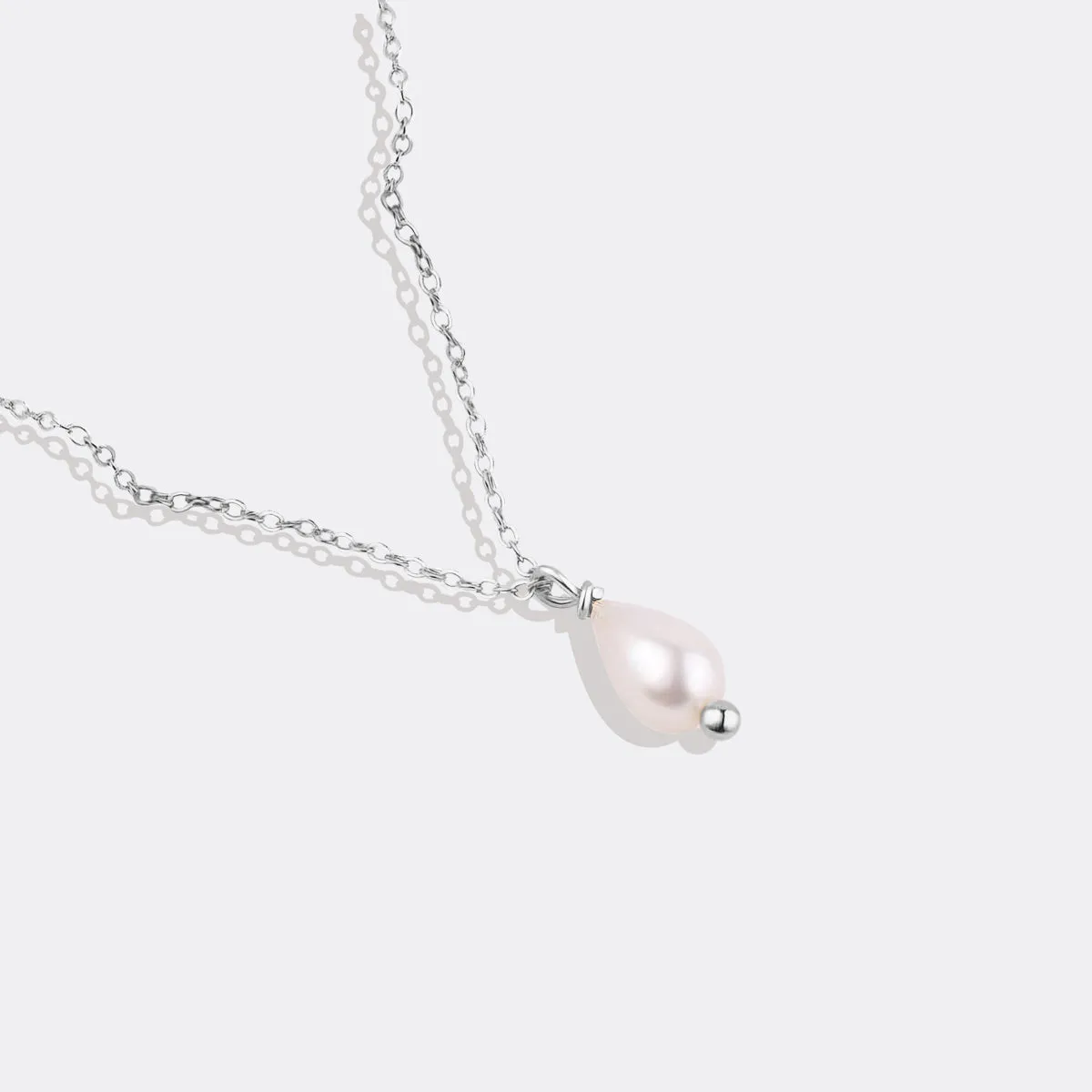 Dainty Pearl Drop Necklace