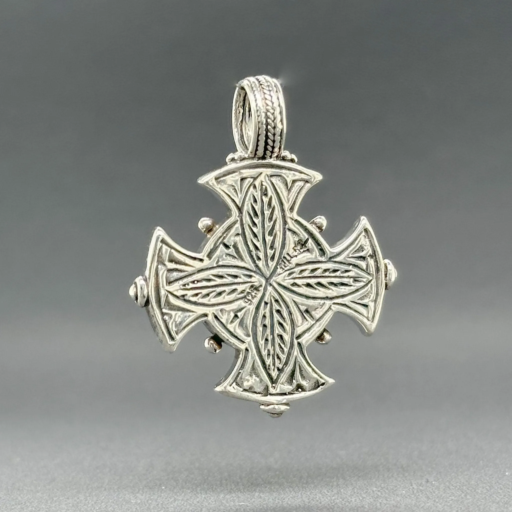 Estate SS Cross Pendant