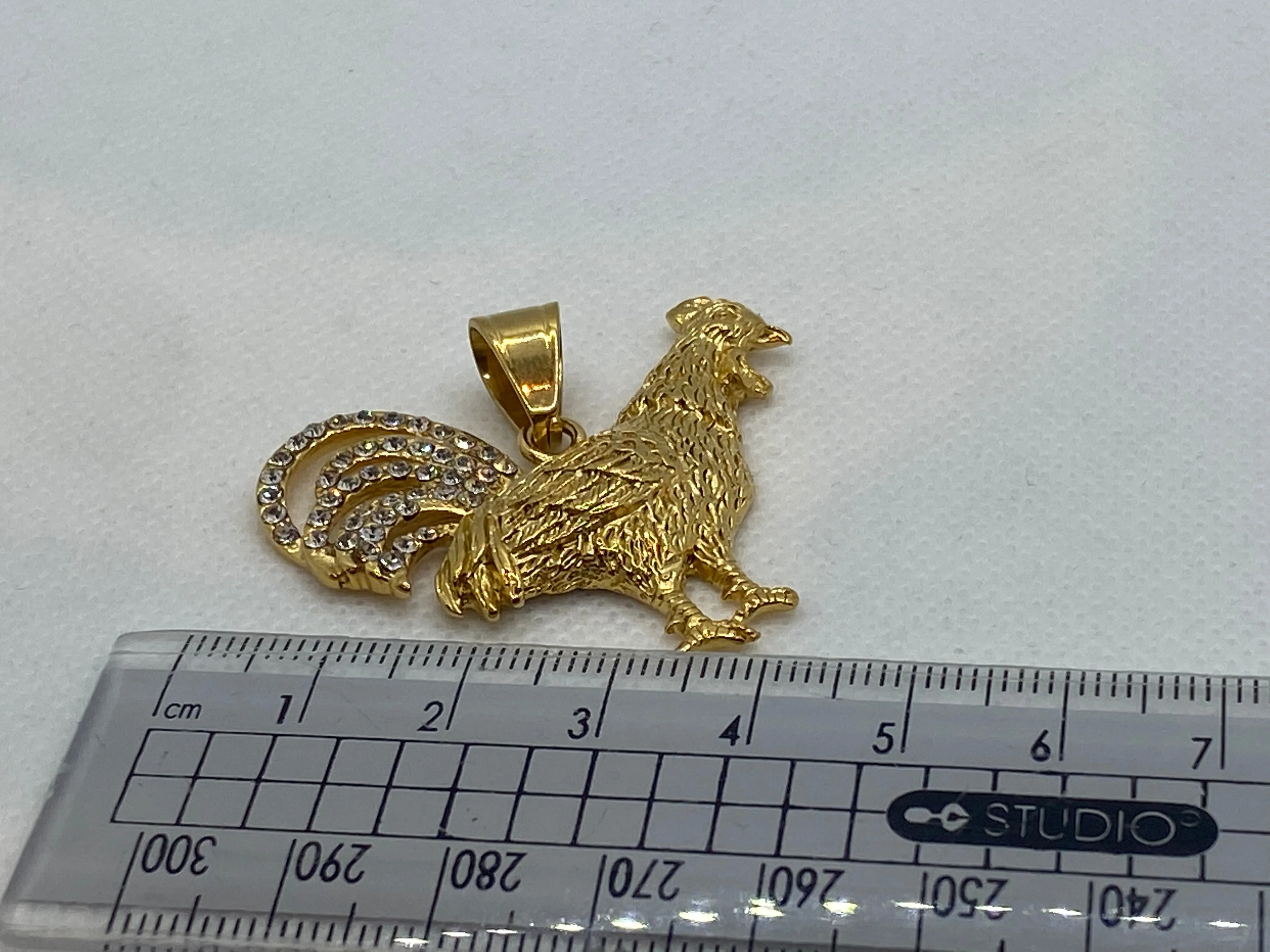 Hen pendant