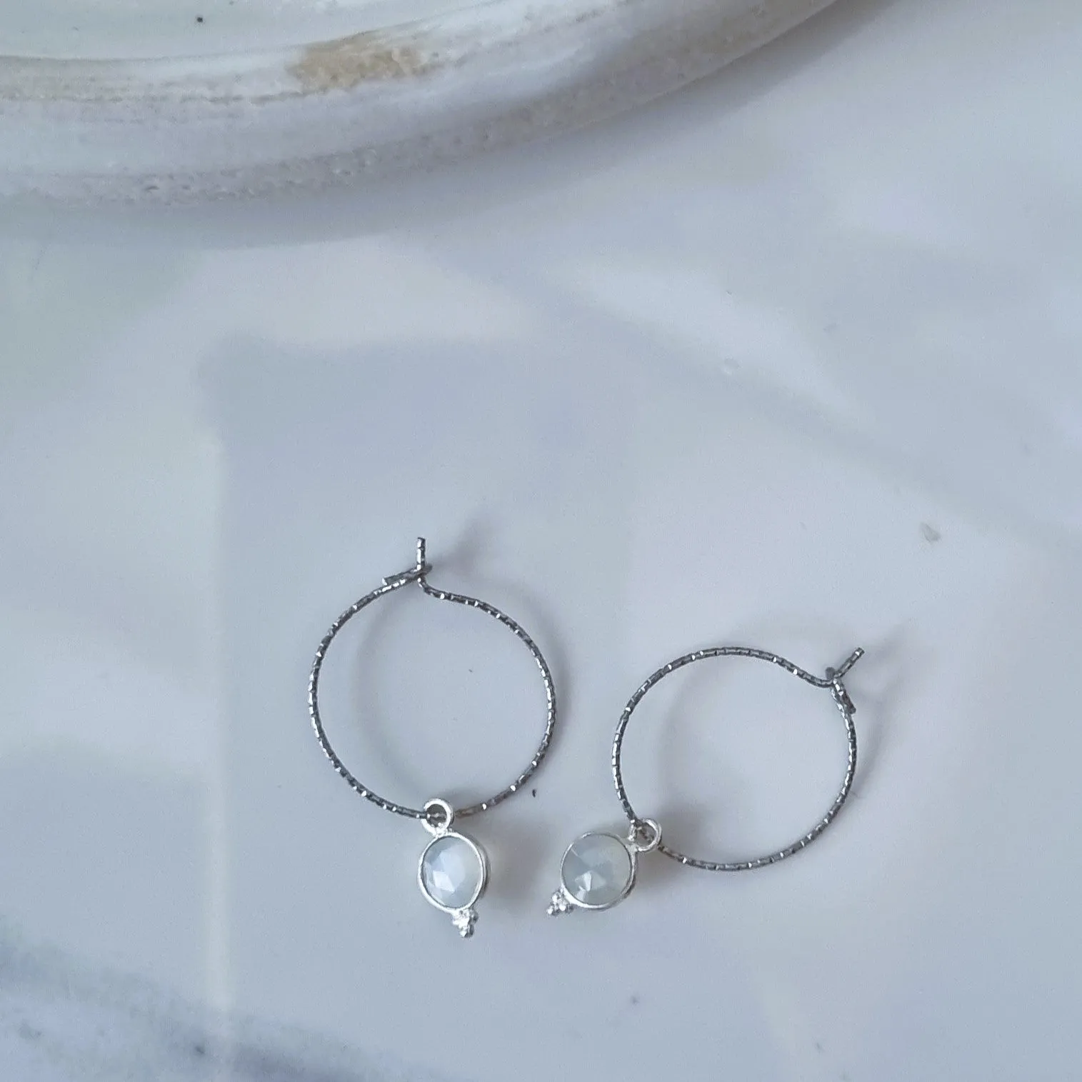 Moonstones earrings