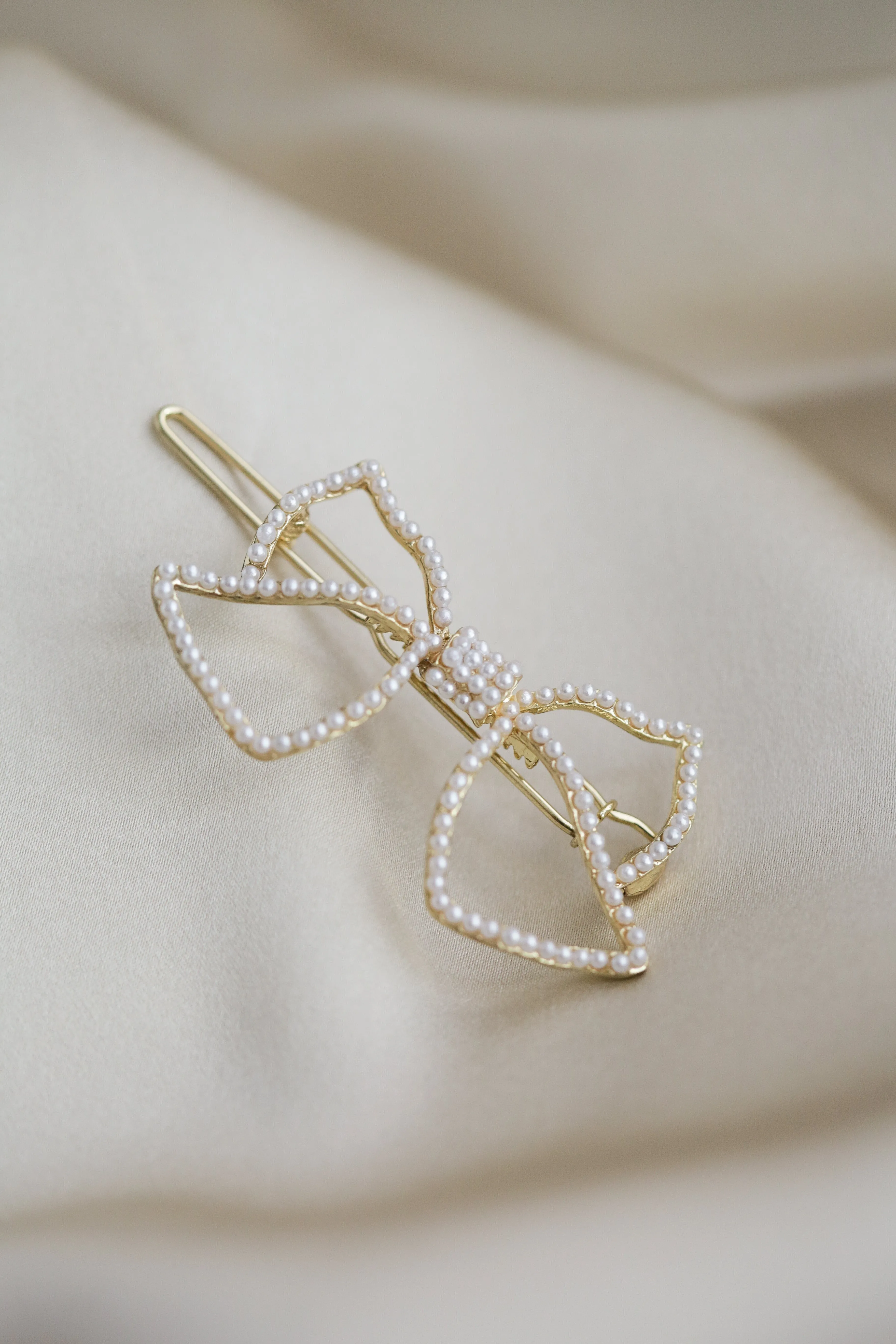 The Heart - Bow Pearls Hair Clip